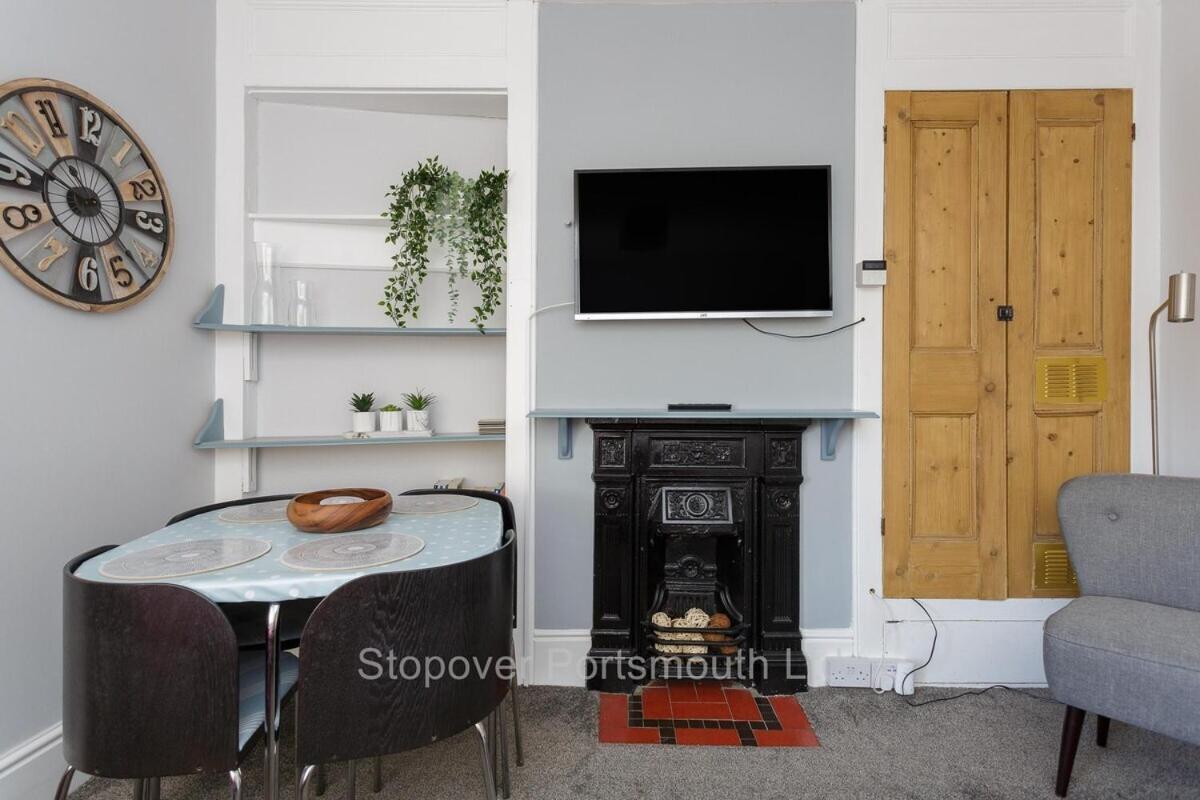 Stopover At Orchard Apartment Light And Cosy Portsmouth Oda fotoğraf